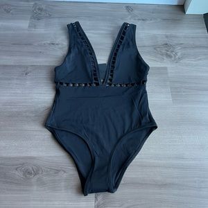 Oye Swimwear ELA PLUNGE size large black one piece swimwear